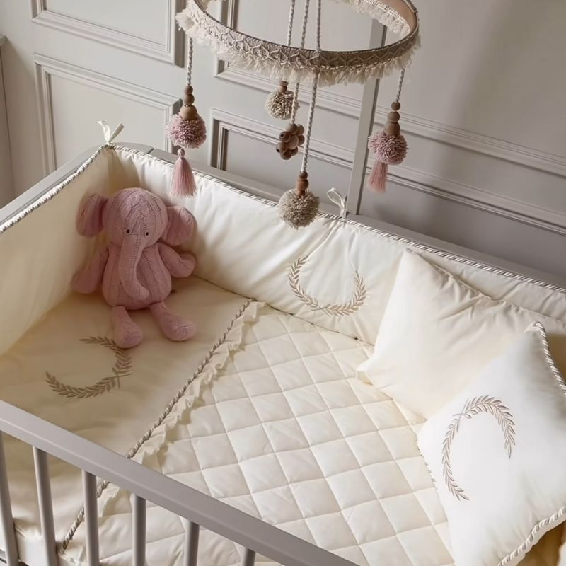 wiegbekleding babyrace, parkomrander, klassieke bedbumper
