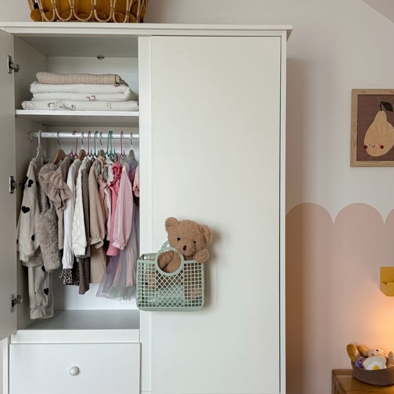 Babushka wit, Kledingkast Babushka white, Kledingkast wit