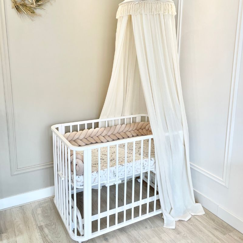 co sleeper ledikant wit, meegroeibed, doorgroeiledikant, wit wiegje met hemel, witte baby box met boxvlecht, schommelwieg